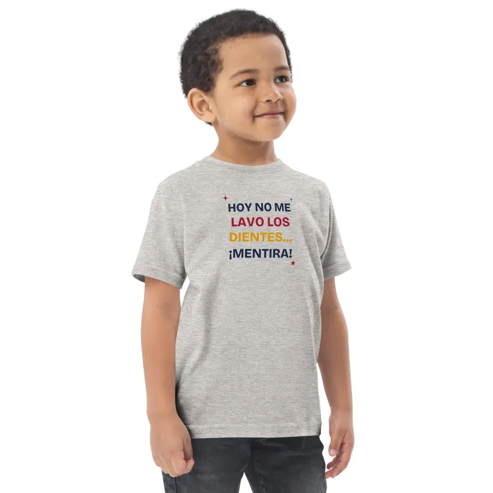 «Hoy no me lavo los dientes… mentira» — Camiseta de peque