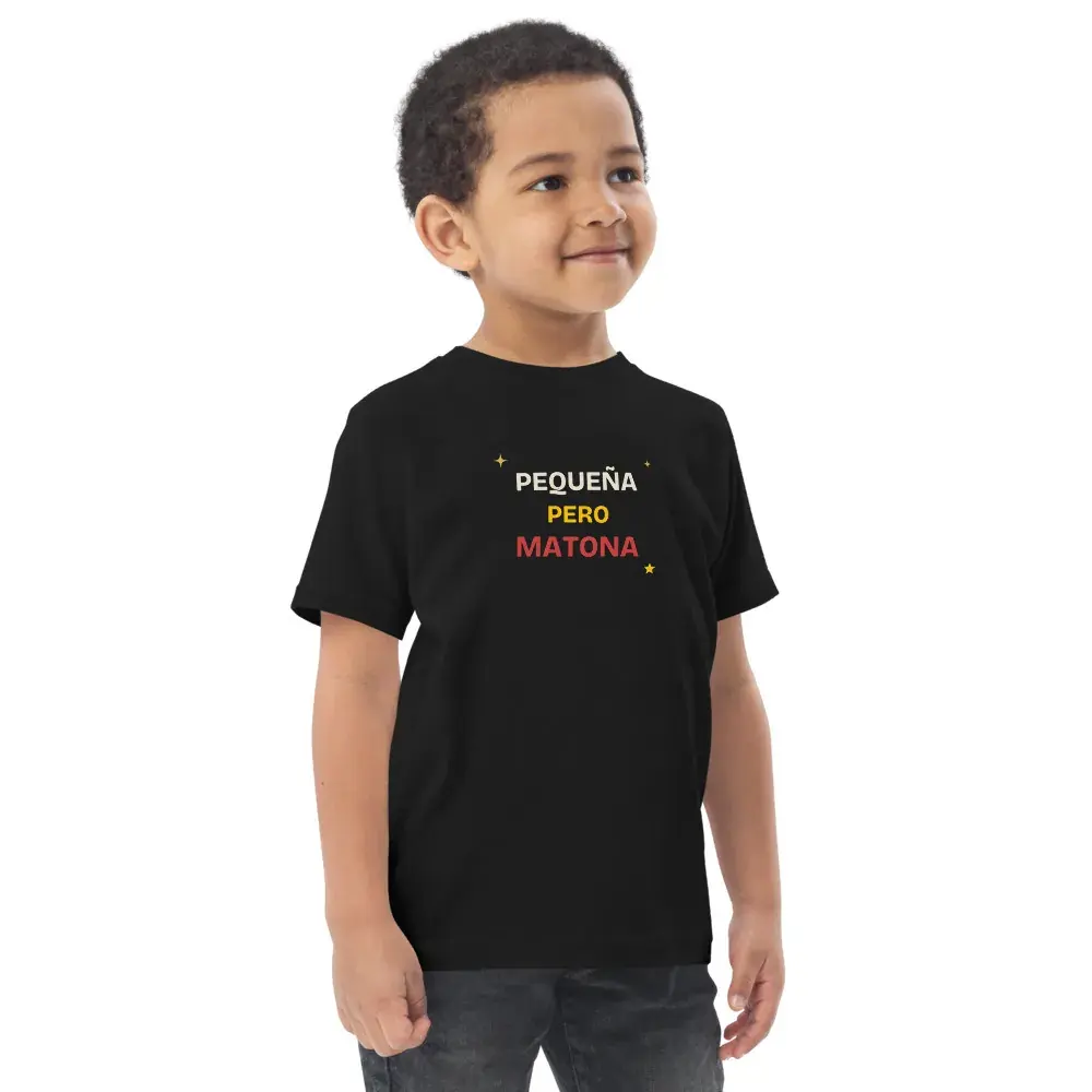 «Pequeña pero matona» · Noche — Camiseta de peque