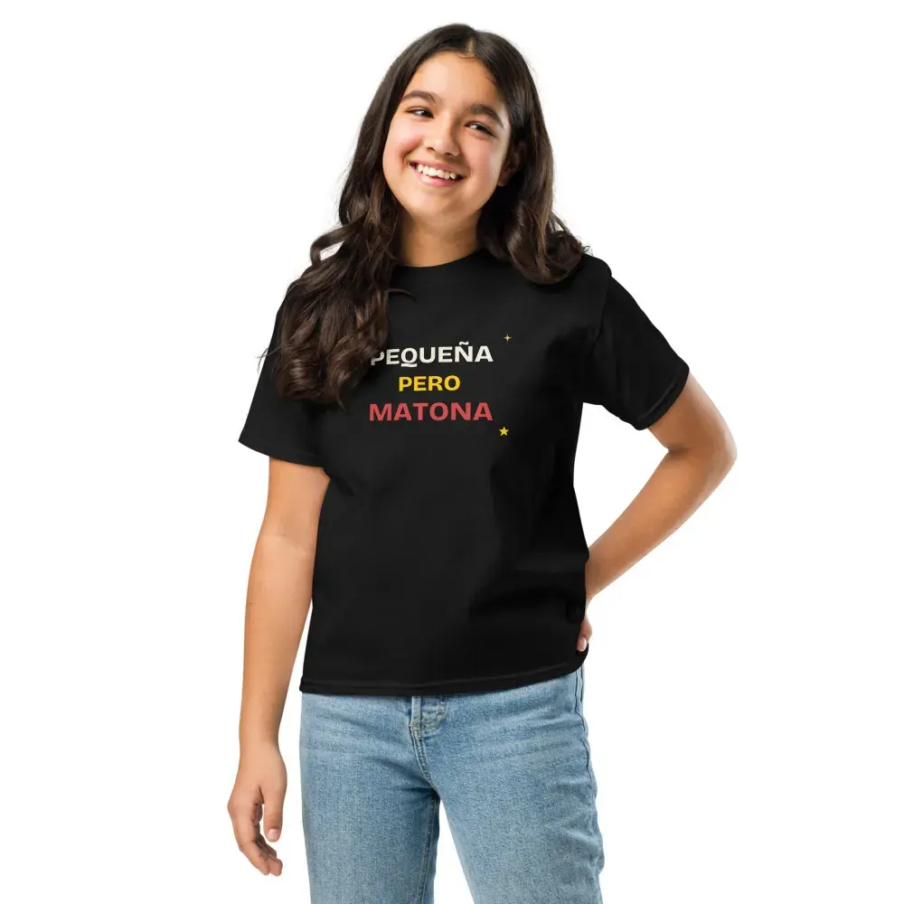 «Pequeña pero matona» · Noche — Camiseta infantil
